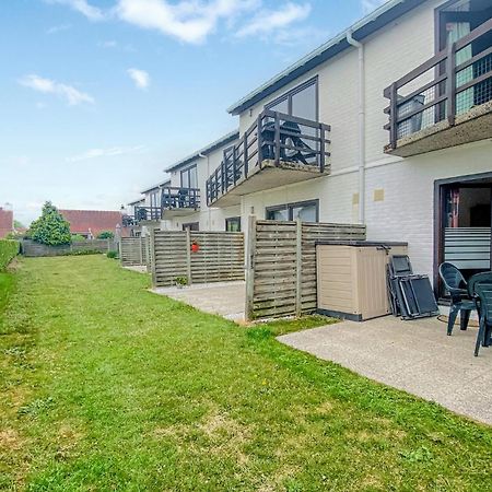 Beautiful Apartment In Bredene With Kitchen Exterior photo