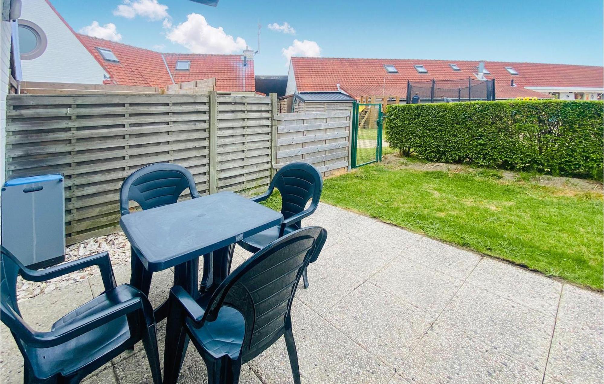 Beautiful Apartment In Bredene With Kitchen Exterior photo